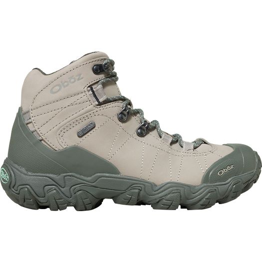 best hiking boots for wide feet 2024 - www.hikingfeet.com